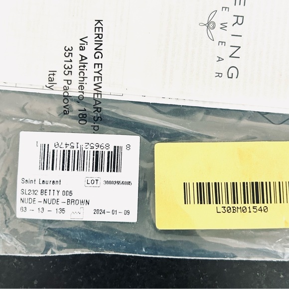 Saint Laurent Betty Sunglasses - Picture 9 of 9